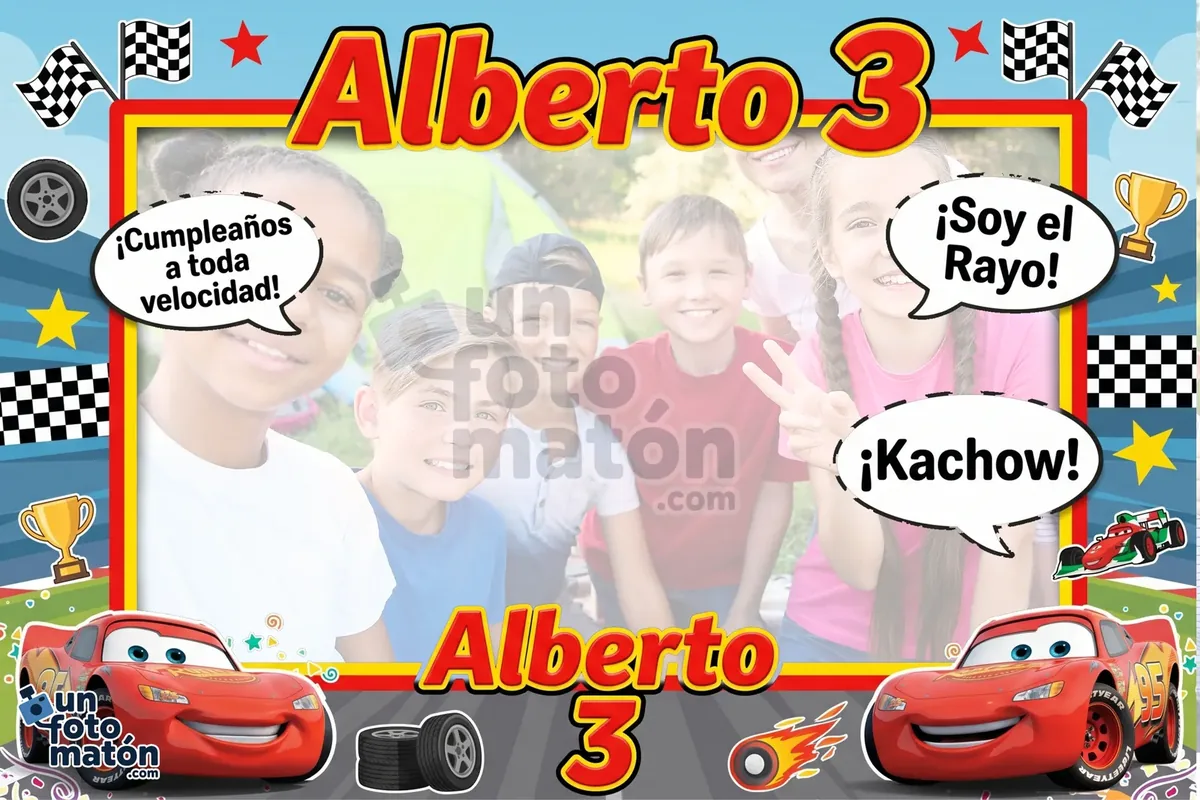 Photocall de Cars — Rayo McQueen, Mate y los coches de Cars en pleno circuito de carreras · personalizable