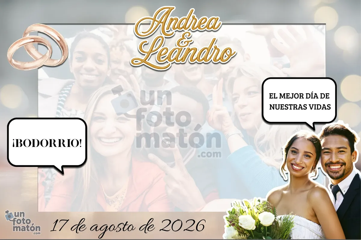 Photocall de boda a medida con los nombres de los novios en dorado, alianzas, la fecha y bocadillos de diálogo